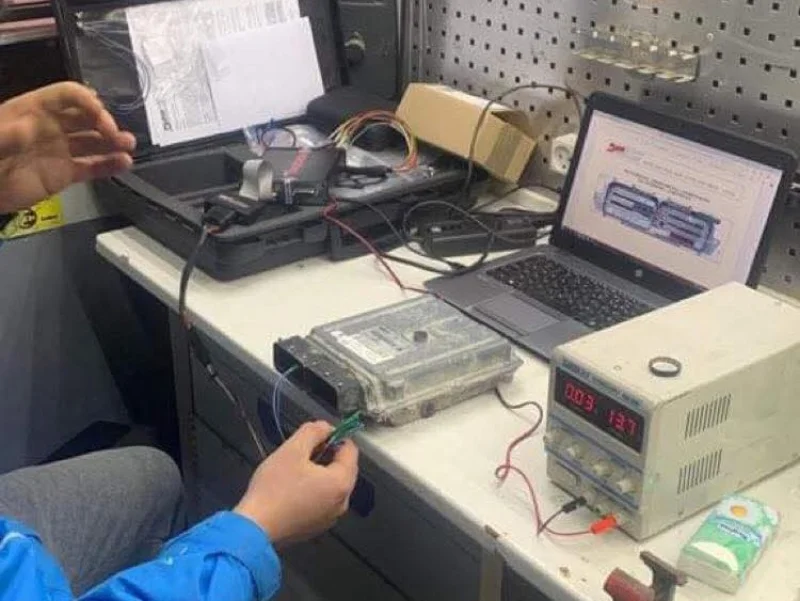 Professional diagnostic equipment for construction machinery repair